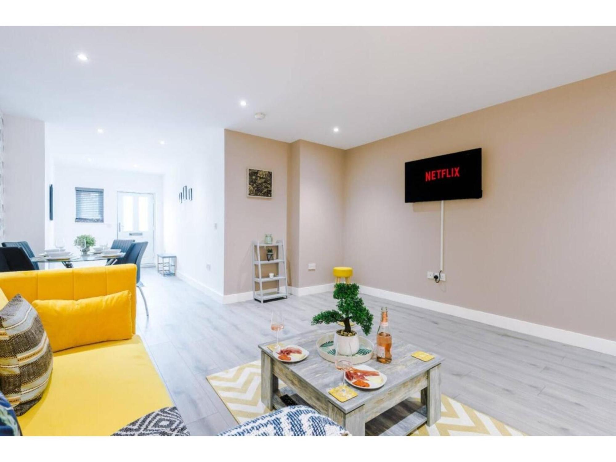 The Ecclesian Deluxe Apartments Near Trafford Centre Eccles Train Station 맨체스터 외부 사진