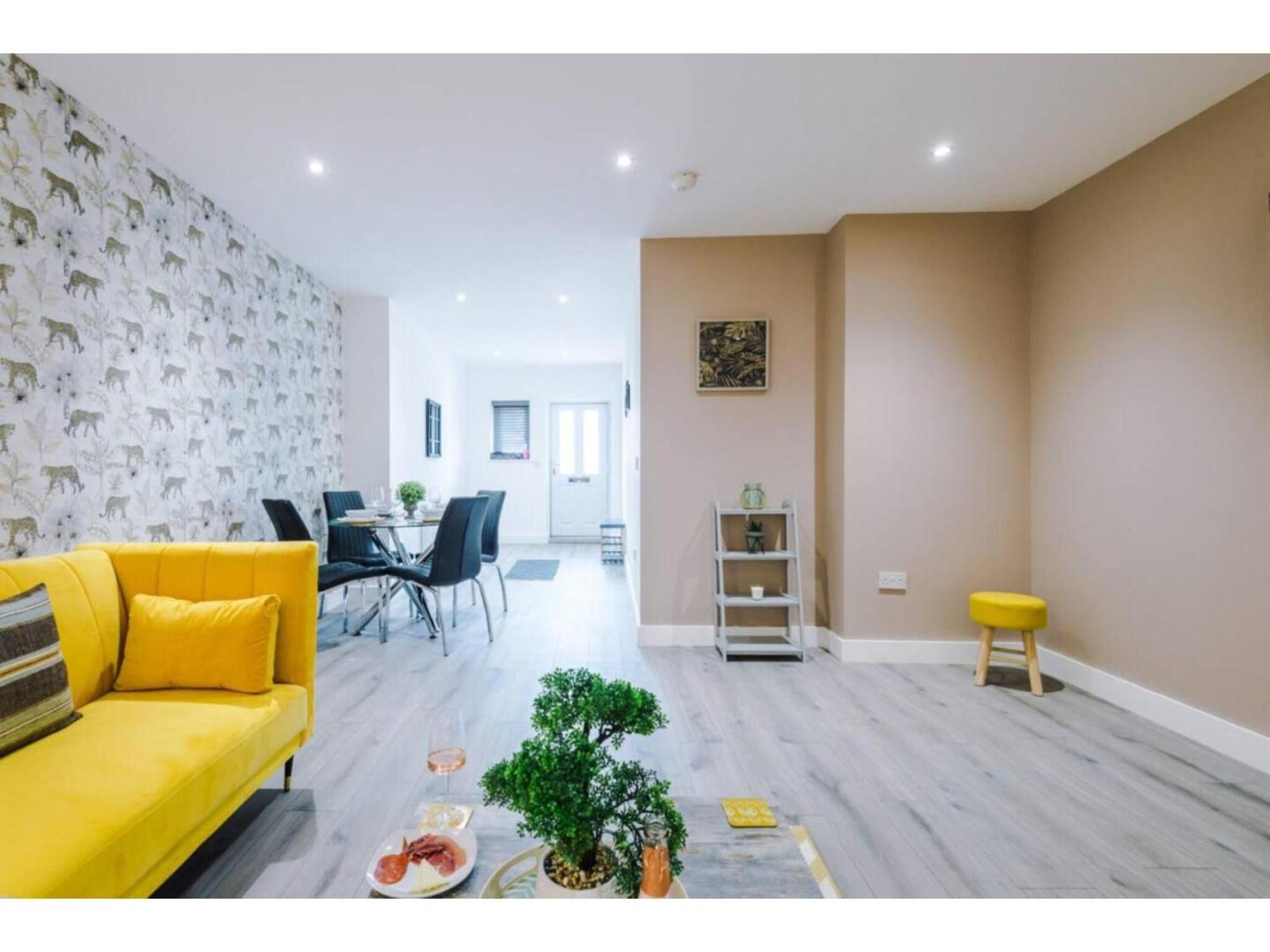 The Ecclesian Deluxe Apartments Near Trafford Centre Eccles Train Station 맨체스터 외부 사진