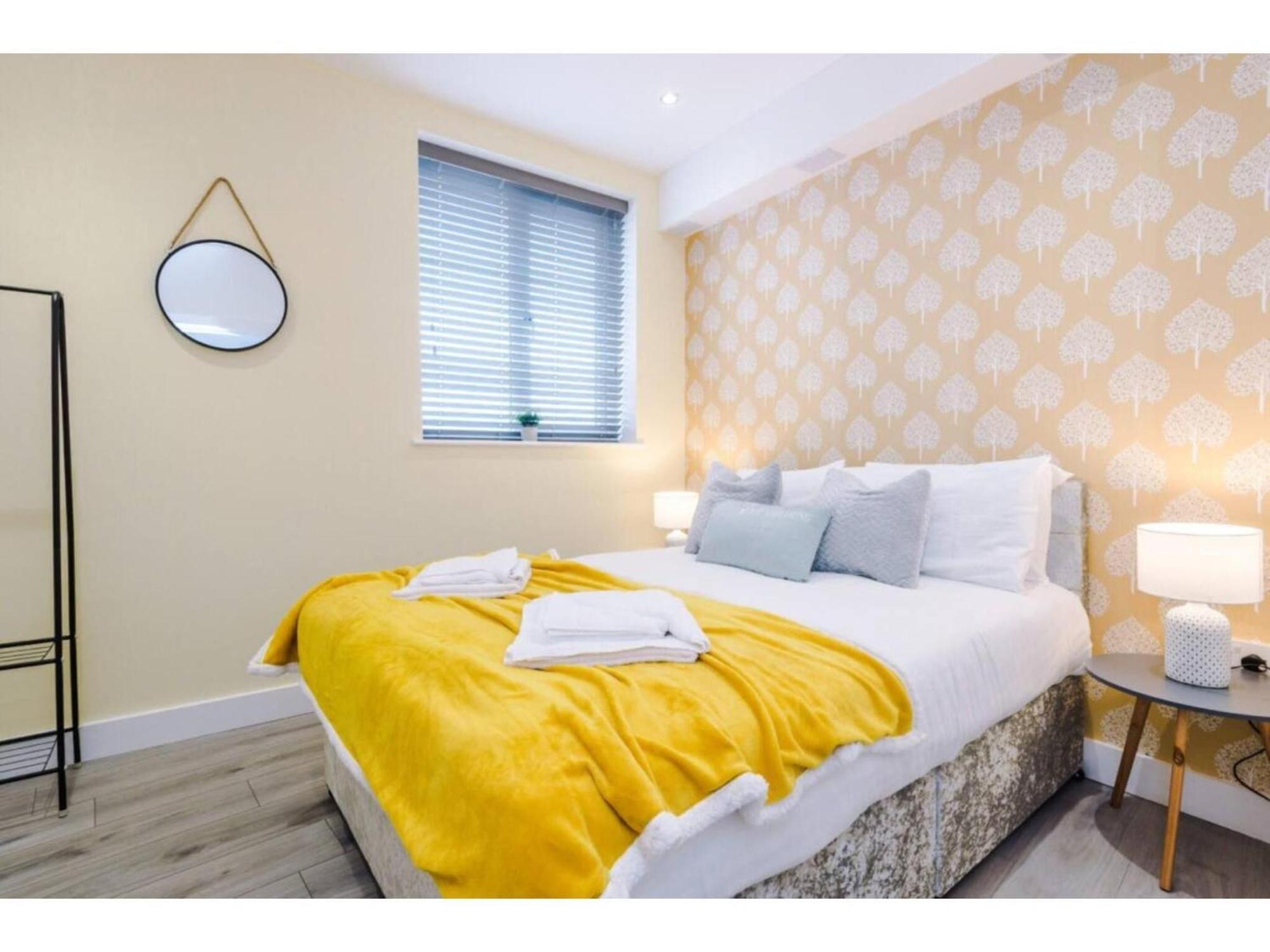 The Ecclesian Deluxe Apartments Near Trafford Centre Eccles Train Station 맨체스터 외부 사진