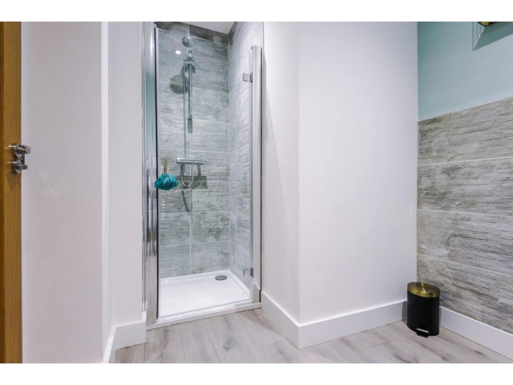 The Ecclesian Deluxe Apartments Near Trafford Centre Eccles Train Station 맨체스터 외부 사진
