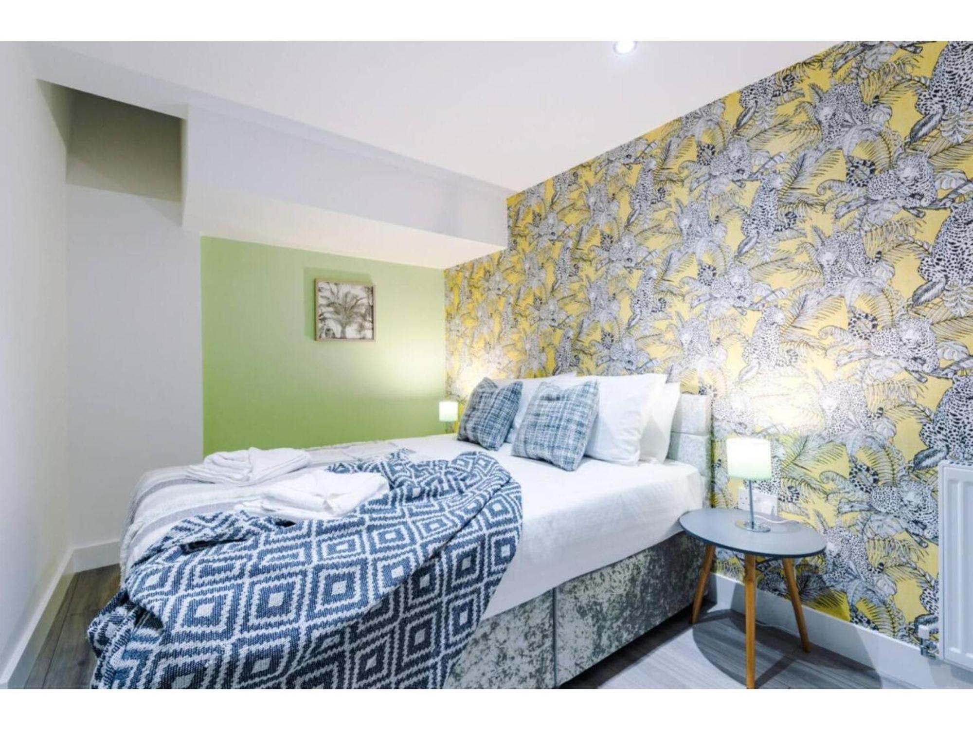 The Ecclesian Deluxe Apartments Near Trafford Centre Eccles Train Station 맨체스터 외부 사진