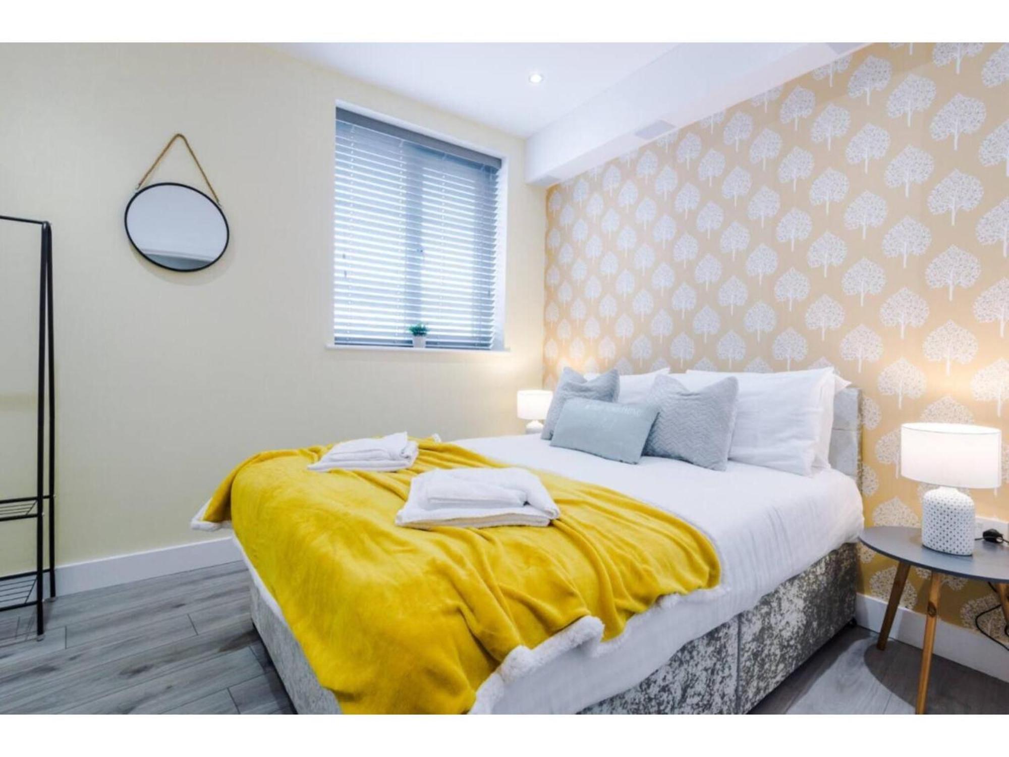 The Ecclesian Deluxe Apartments Near Trafford Centre Eccles Train Station 맨체스터 외부 사진