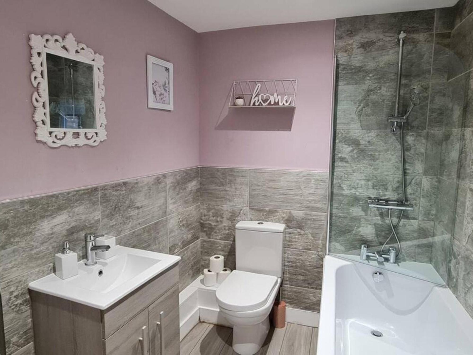 The Ecclesian Deluxe Apartments Near Trafford Centre Eccles Train Station 맨체스터 외부 사진